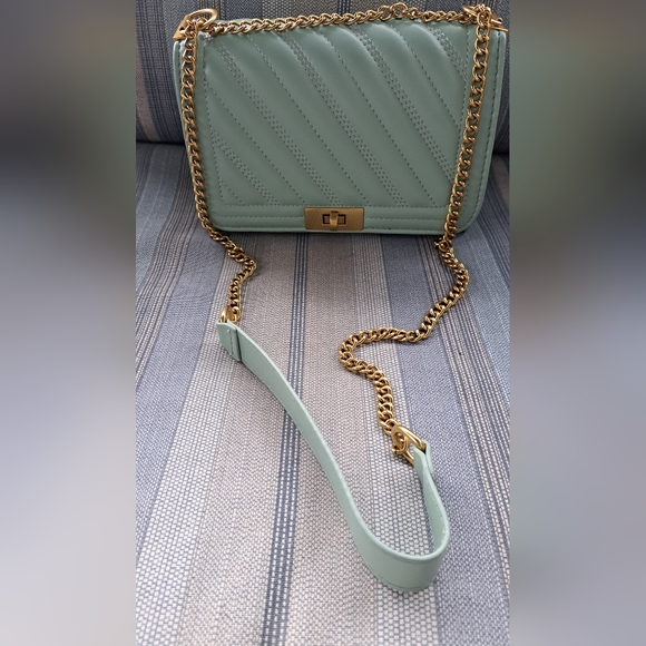 NWOT!! TRENDY CONVERTIBLE HANDBAG - Picture 9 of 10